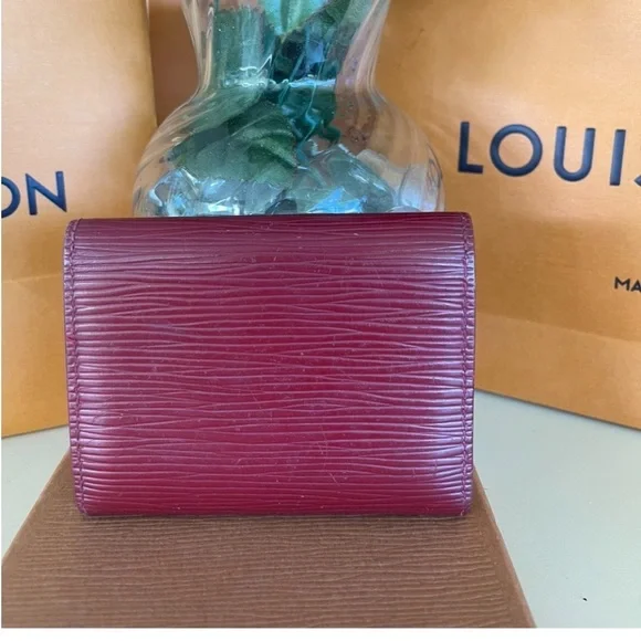 Authentic Louis Vuitton epi card holder❤️❤️❤️ - Picture 2 of 12